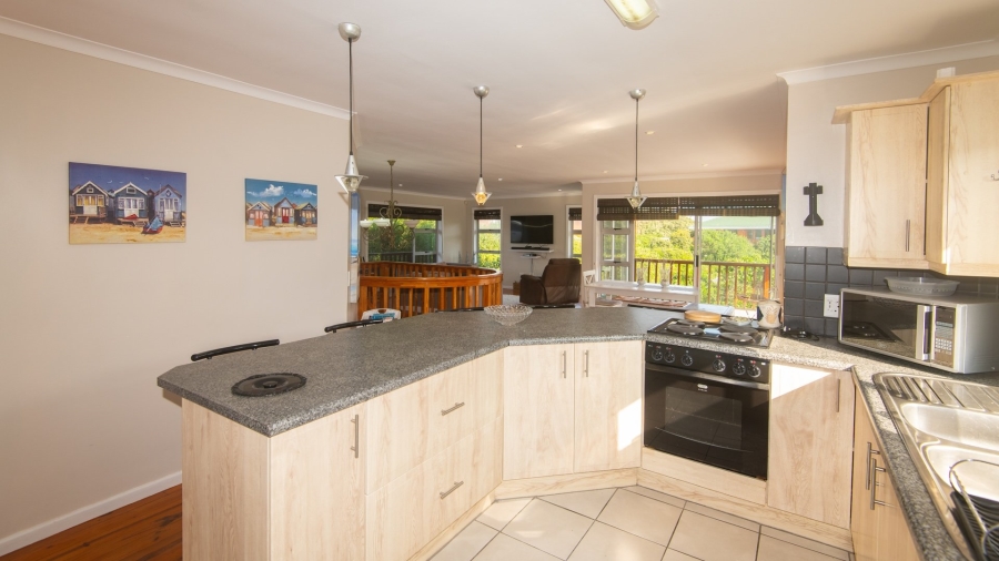 6 Bedroom Property for Sale in Nature On Sea Western Cape